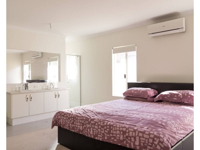 35 Range View Way, Thornlie WA 6108