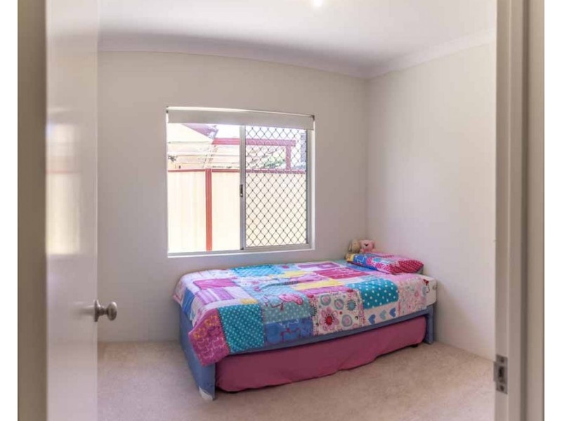 35 Range View Way, Thornlie WA 6108