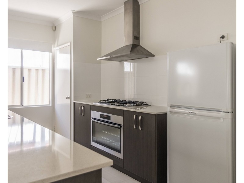 35 Range View Way, Thornlie WA 6108