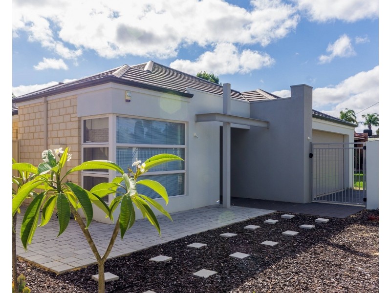 35 Range View Way, Thornlie WA 6108
