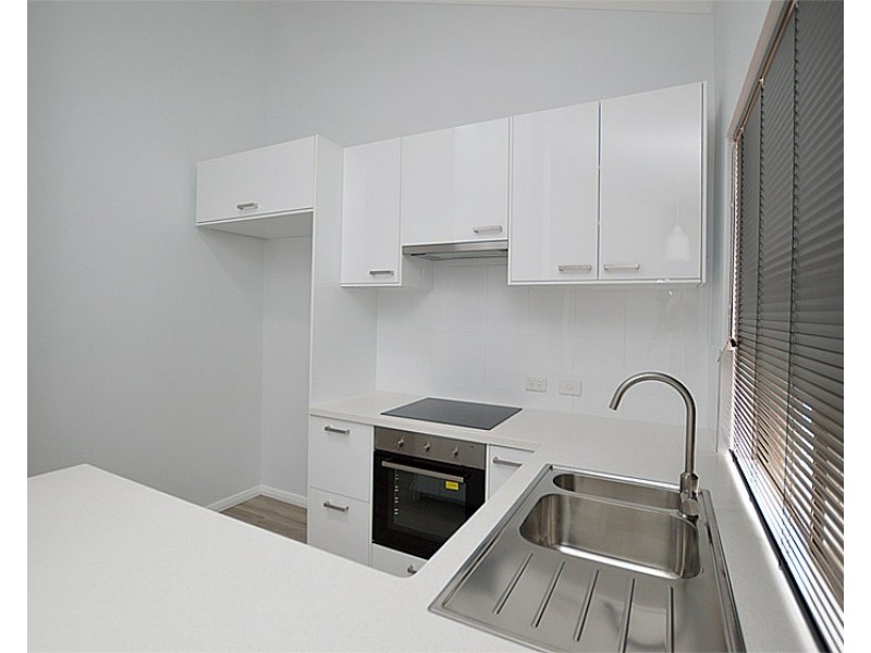 4/6 Mt Henry Road, Como WA 6152