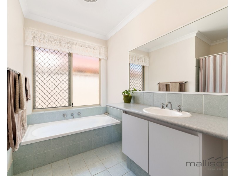 10 Engleswood Arcade, Canning Vale WA 6155