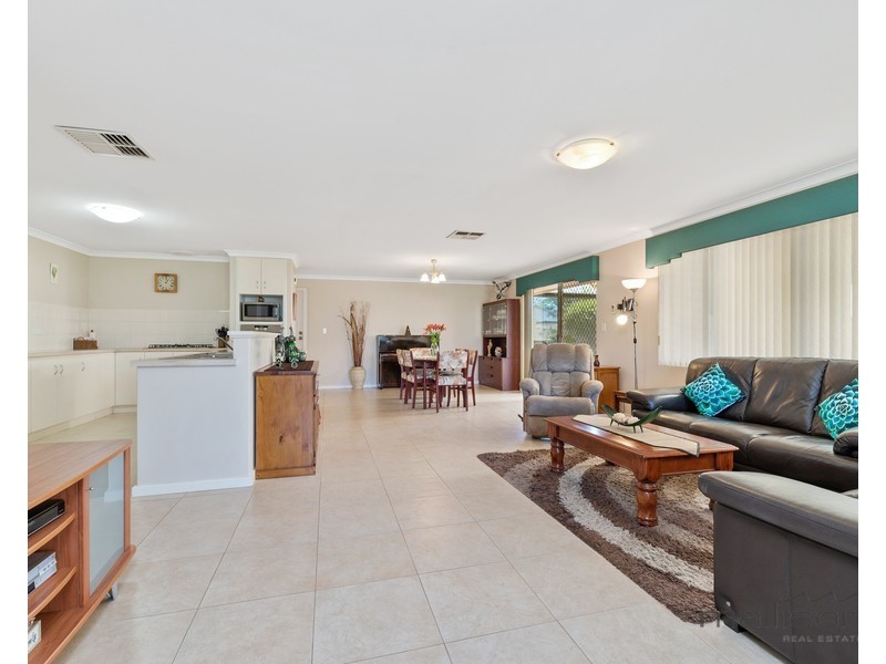 10 Engleswood Arcade, Canning Vale WA 6155