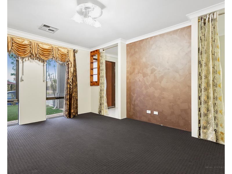 9 Terracina Parkway, Piara Waters WA 6112
