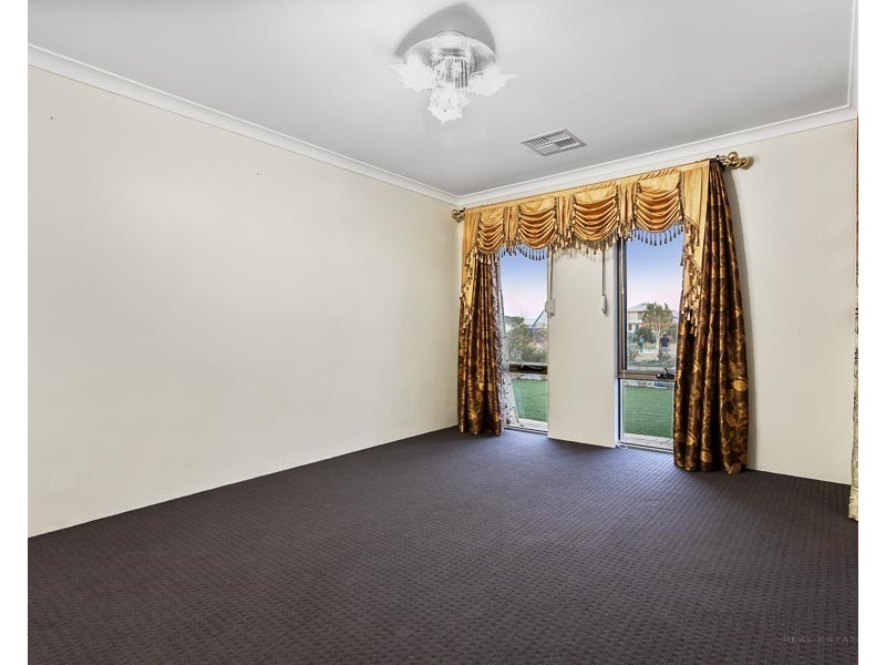 9 Terracina Parkway, Piara Waters WA 6112