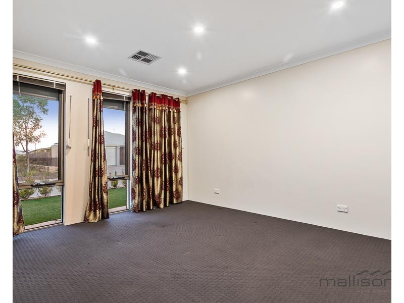 9 Terracina Parkway, Piara Waters WA 6112