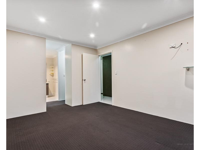 9 Terracina Parkway, Piara Waters WA 6112