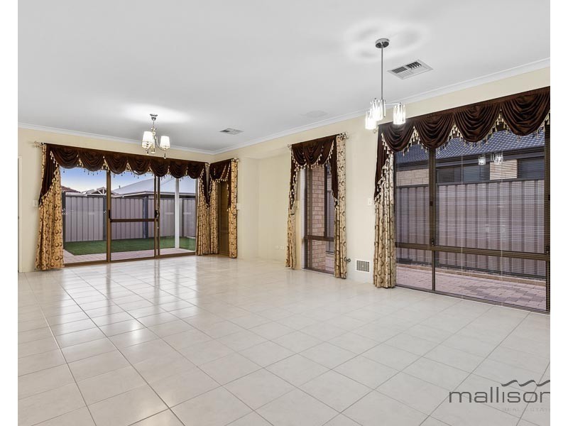 9 Terracina Parkway, Piara Waters WA 6112