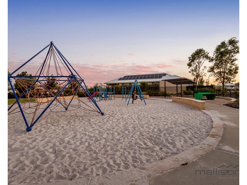 9 Terracina Parkway, Piara Waters WA 6112