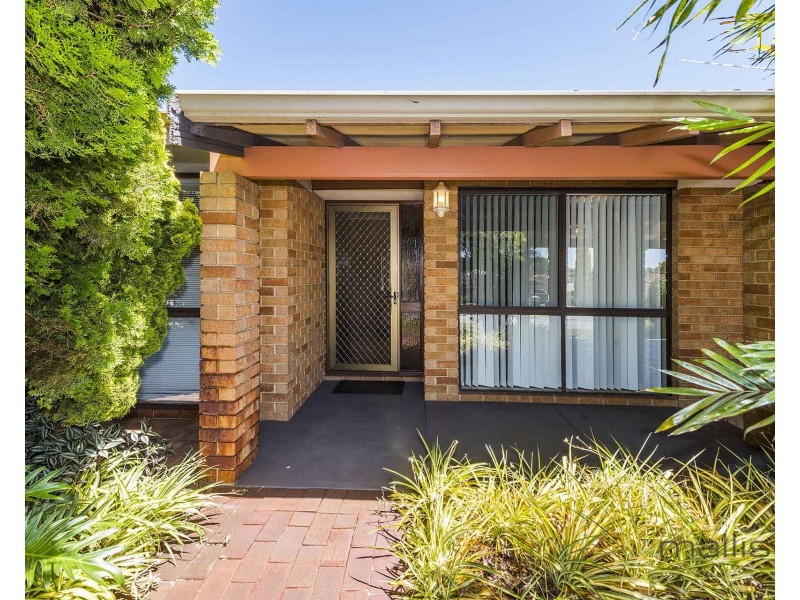 2 Faull Close, Leeming WA 6149