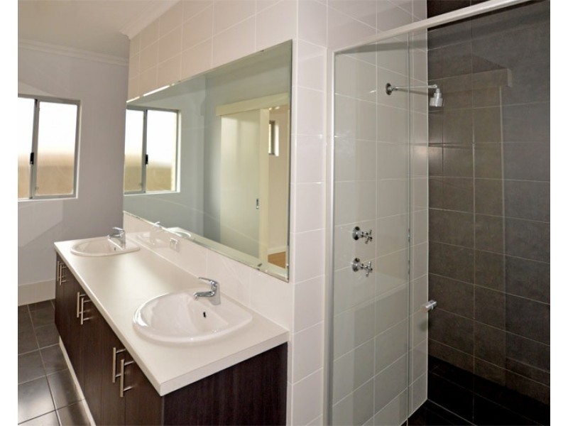 50 St Catharines Promenade, Champion Lakes WA 6111