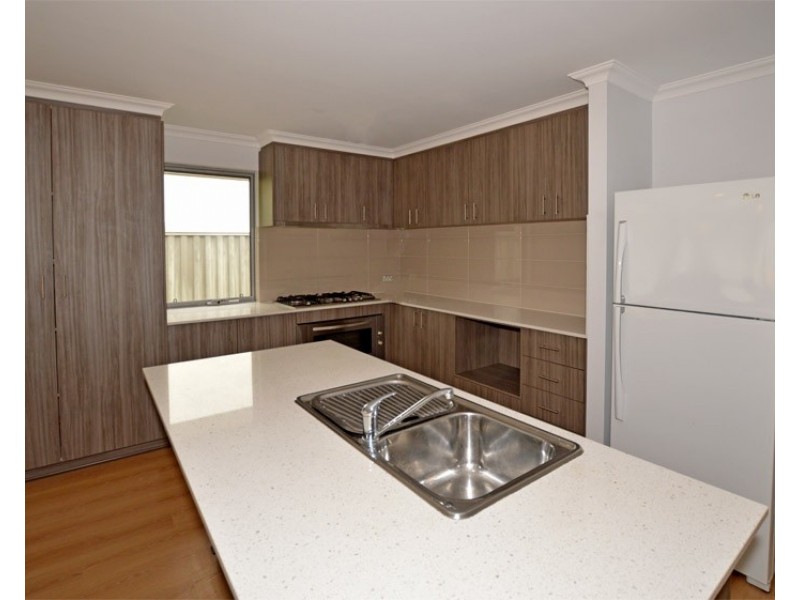 50 St Catharines Promenade, Champion Lakes WA 6111