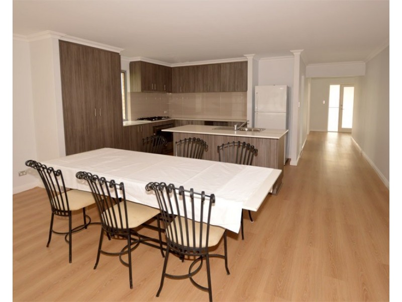 50 St Catharines Promenade, Champion Lakes WA 6111