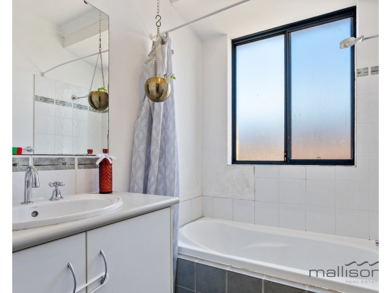 47 Chiltern Avenue, Brookdale WA 6112