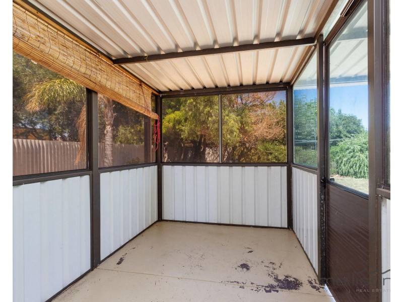 4 Greenwood Court, Kelmscott WA 6111