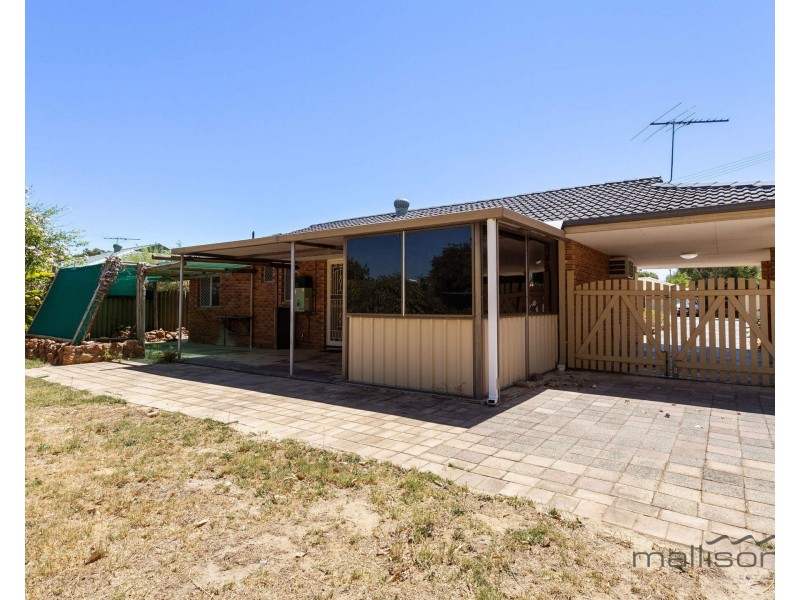 4 Greenwood Court, Kelmscott WA 6111
