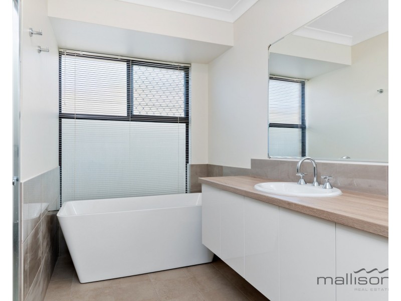 11 Crest Court, Thornlie WA 6108