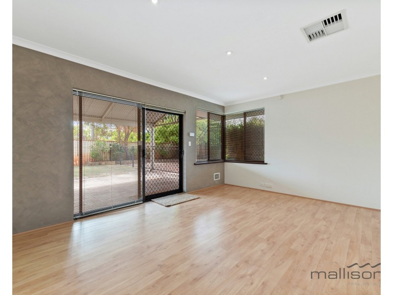 11 Crest Court, Thornlie WA 6108