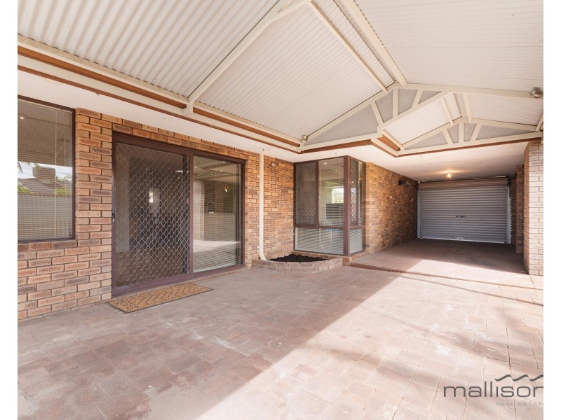 11 Crest Court, Thornlie WA 6108