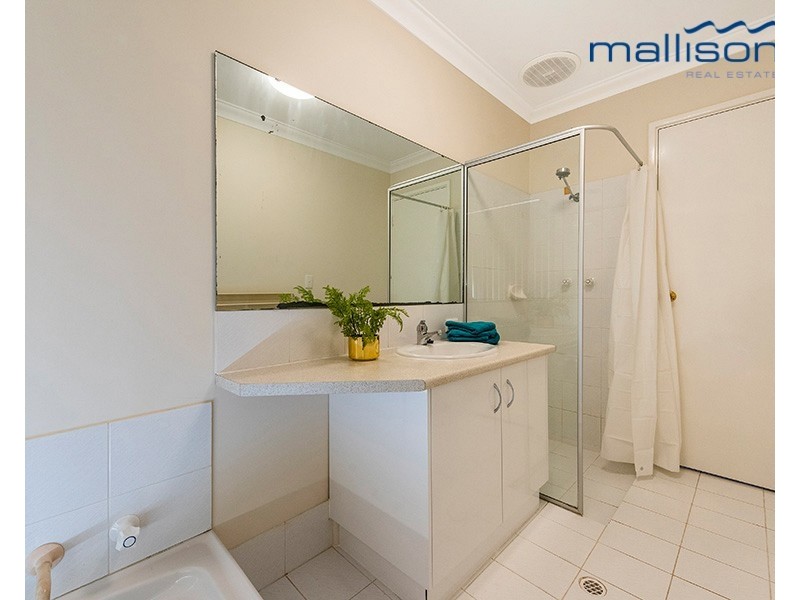 1 Mckivett Crescent, Leeming WA 6149