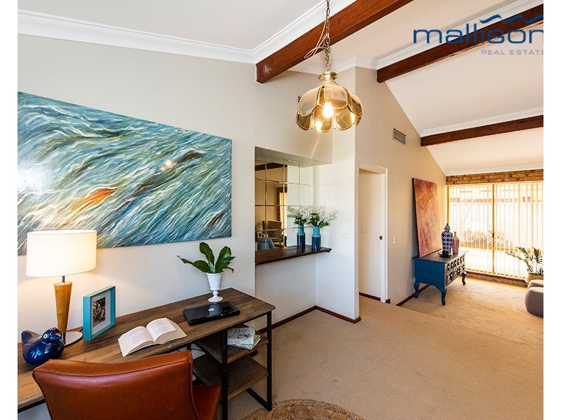 1 Mckivett Crescent, Leeming WA 6149