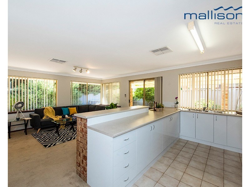 1 Mckivett Crescent, Leeming WA 6149