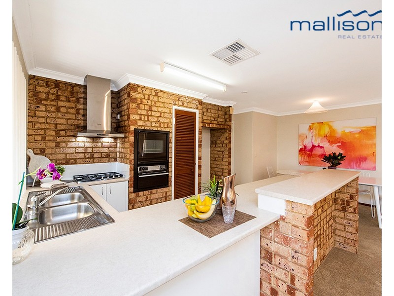 1 Mckivett Crescent, Leeming WA 6149