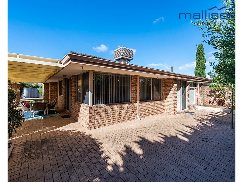 1 Mckivett Crescent, Leeming WA 6149