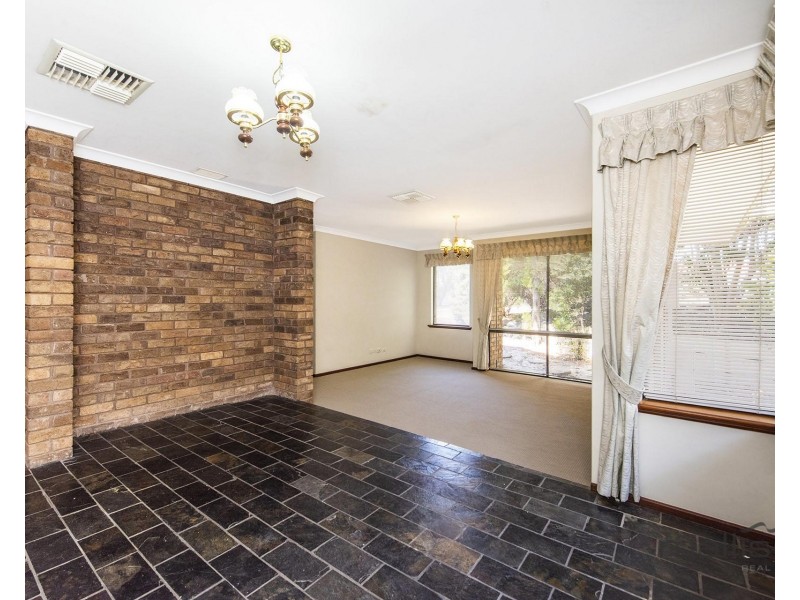 35 Winchester Way, Leeming WA 6149