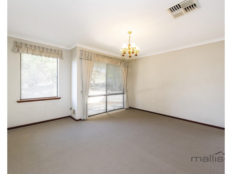 35 Winchester Way, Leeming WA 6149