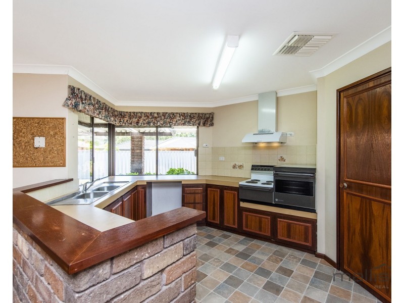 35 Winchester Way, Leeming WA 6149