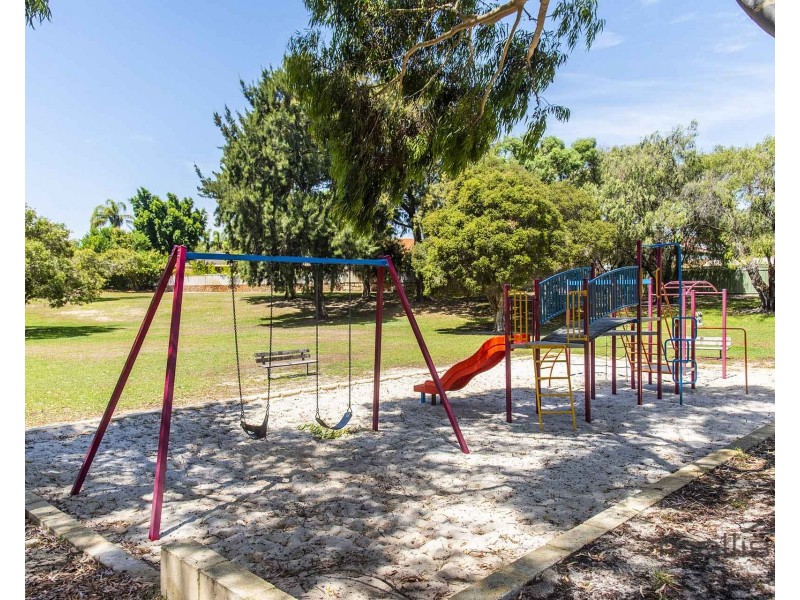 35 Winchester Way, Leeming WA 6149