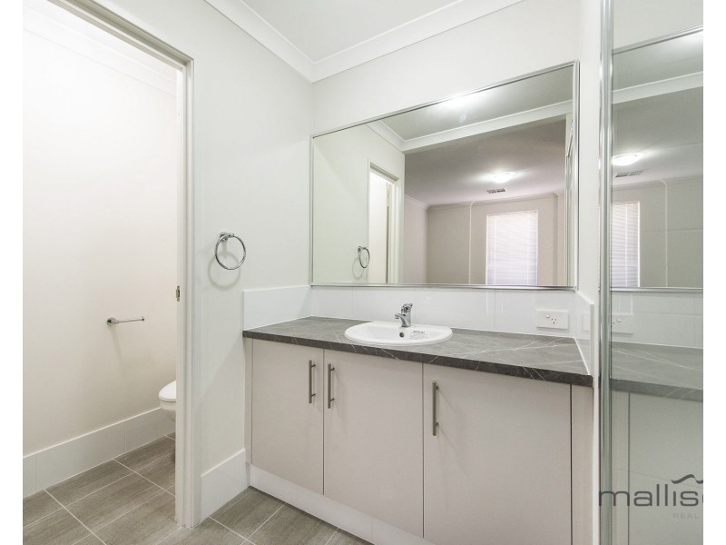 5 Paradoxa Road, Hammond Park WA 6164