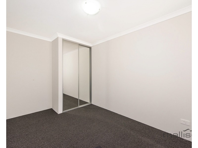 5 Paradoxa Road, Hammond Park WA 6164