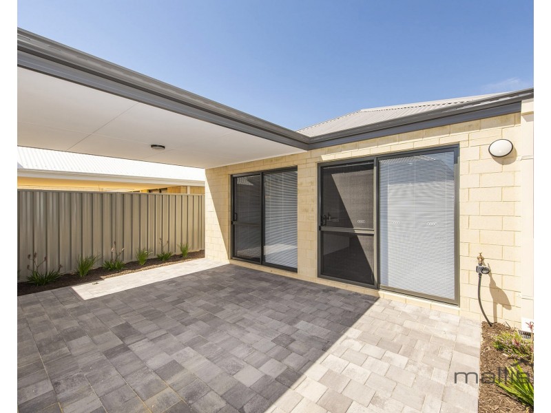 5 Paradoxa Road, Hammond Park WA 6164