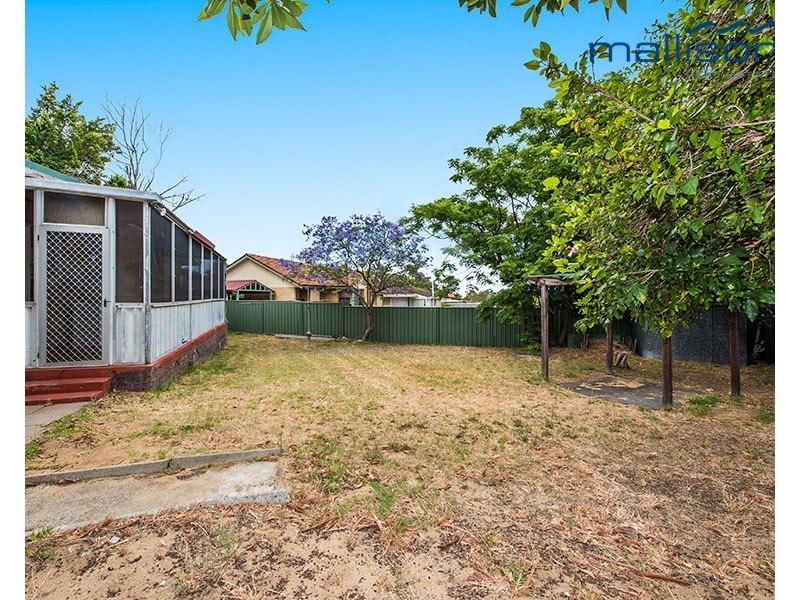 13 Brindle Street, Coolbellup WA 6163