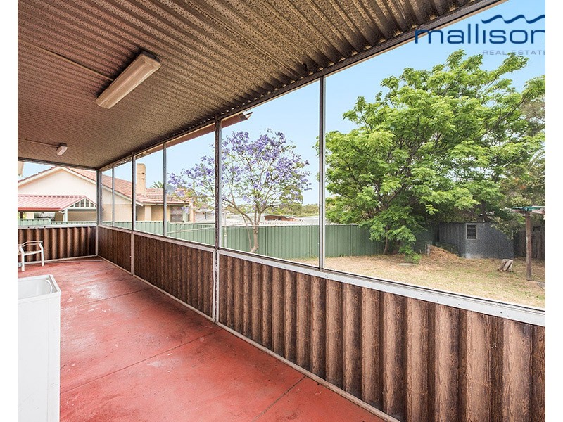 13 Brindle Street, Coolbellup WA 6163