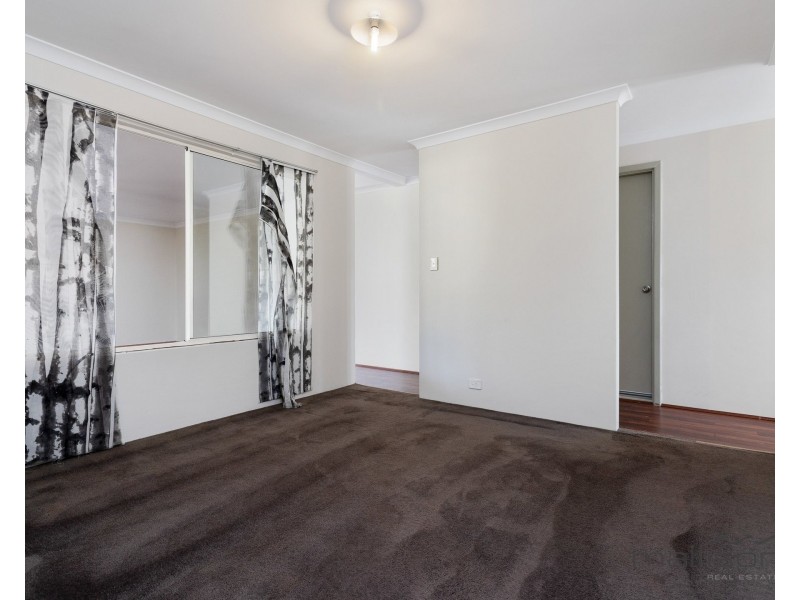 37 Urquhart Court, Canning Vale WA 6155