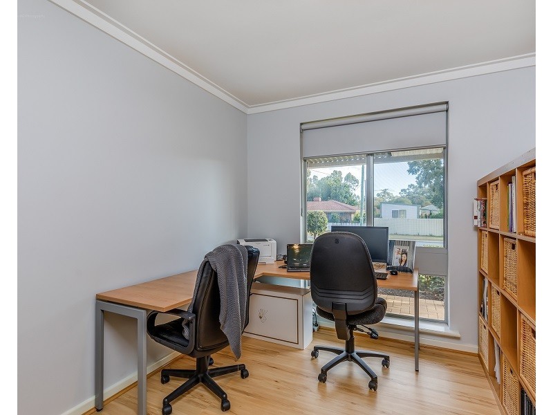 29 Blackburne Drive, Kelmscott WA 6111