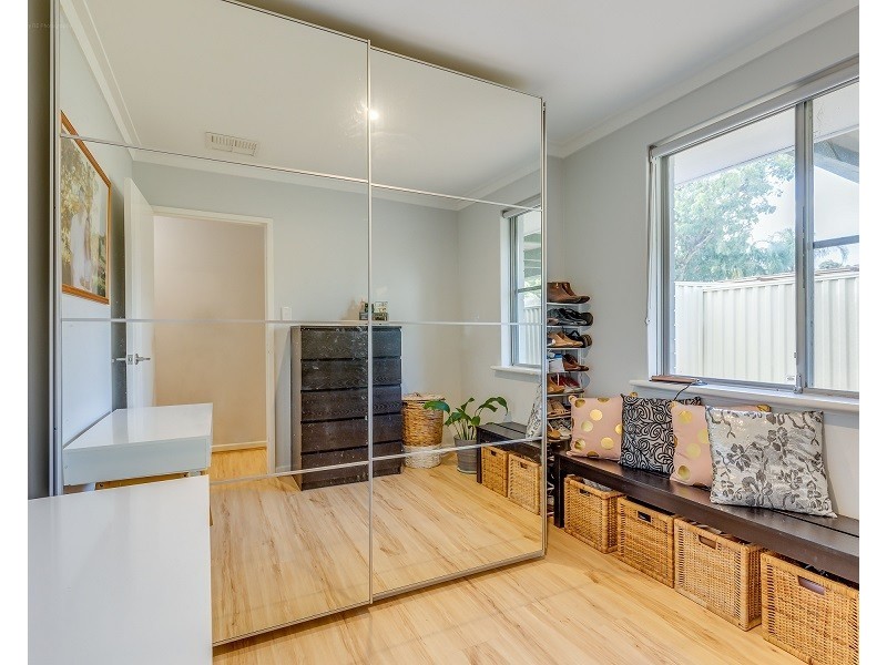 29 Blackburne Drive, Kelmscott WA 6111