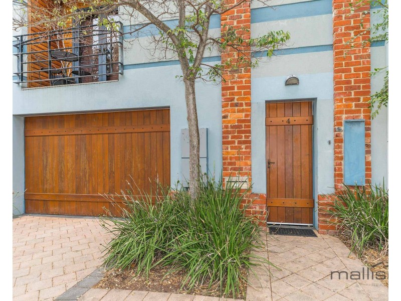 4/10 King William Street, South Fremantle WA 6162