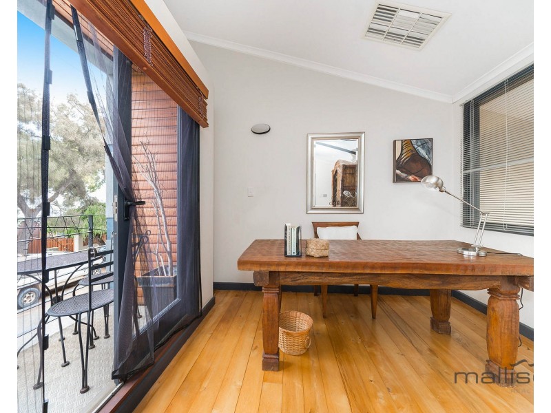 4/10 King William Street, South Fremantle WA 6162