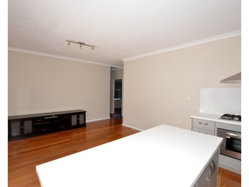 9 Tarn Drive, Canning Vale WA 6155