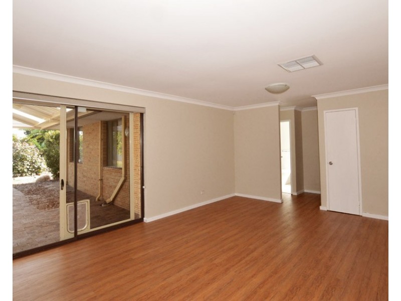 55 Sanderling Drive, Thornlie WA 6108