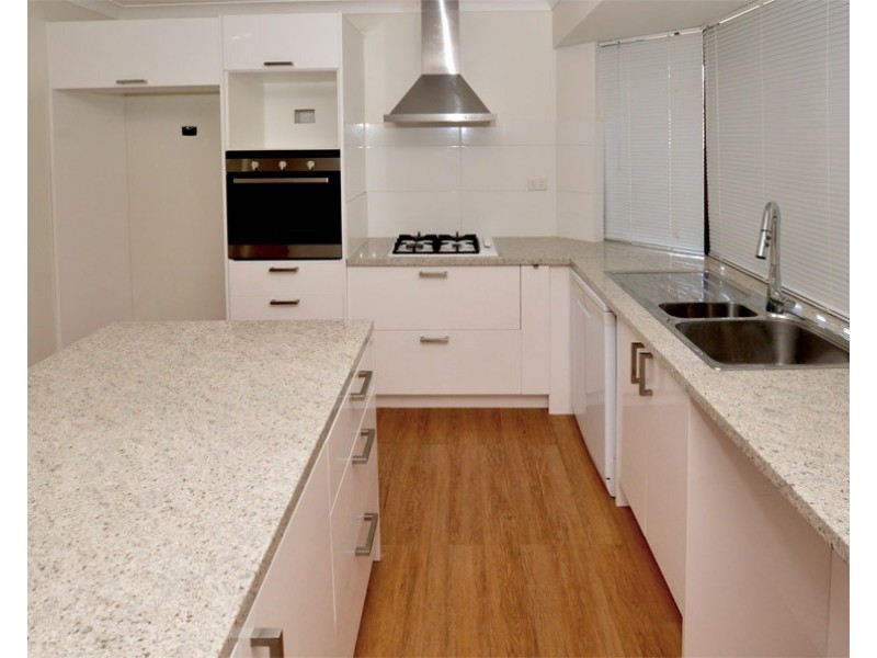 55 Sanderling Drive, Thornlie WA 6108