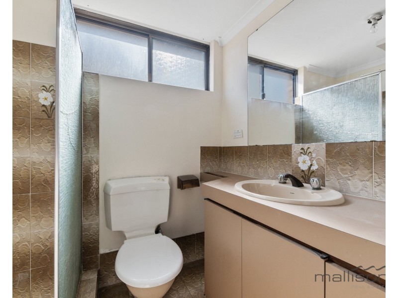 52 Sanderling Drive, Thornlie WA 6108