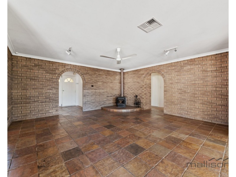 52 Sanderling Drive, Thornlie WA 6108