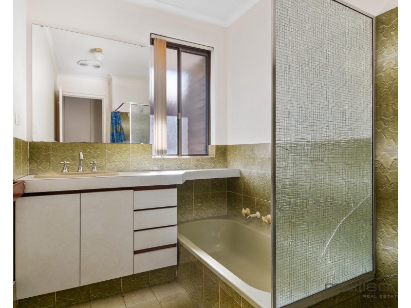 52 Sanderling Drive, Thornlie WA 6108