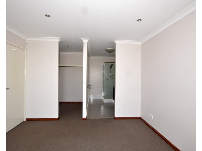 28 Archdale Loop, Piara Waters WA 6112