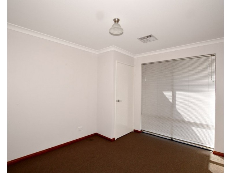 28 Archdale Loop, Piara Waters WA 6112